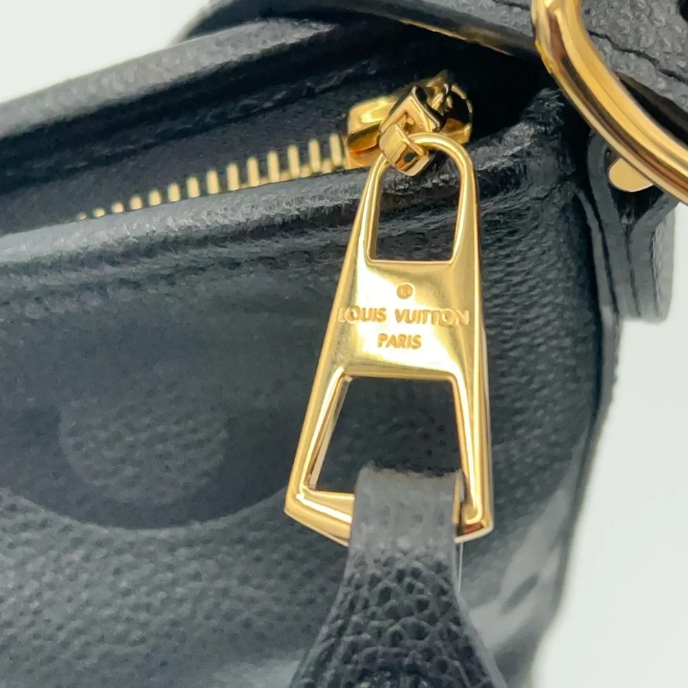 Louis Vuitton CarryAll PM in Black Monogram Empriente! Pristine condition! 🖤😍